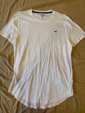 Hollister White Short Sleeve Crew Neck Tee with Navy Logo